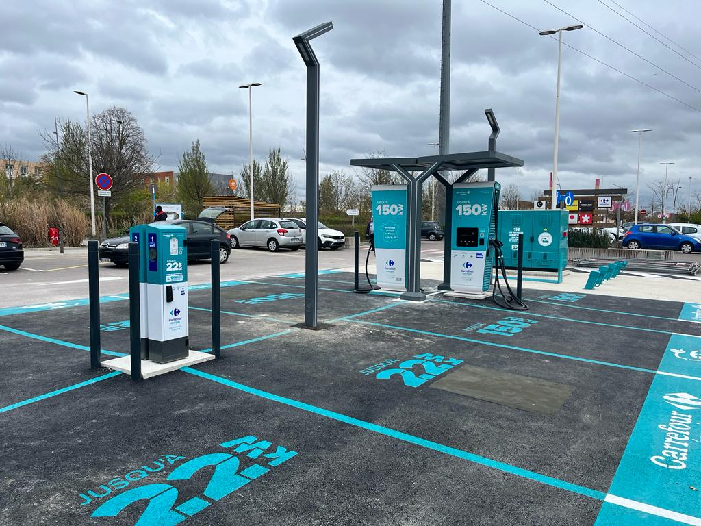 Carrefour Nergies Franchit Le Cap Des Stations De Recharge Pour